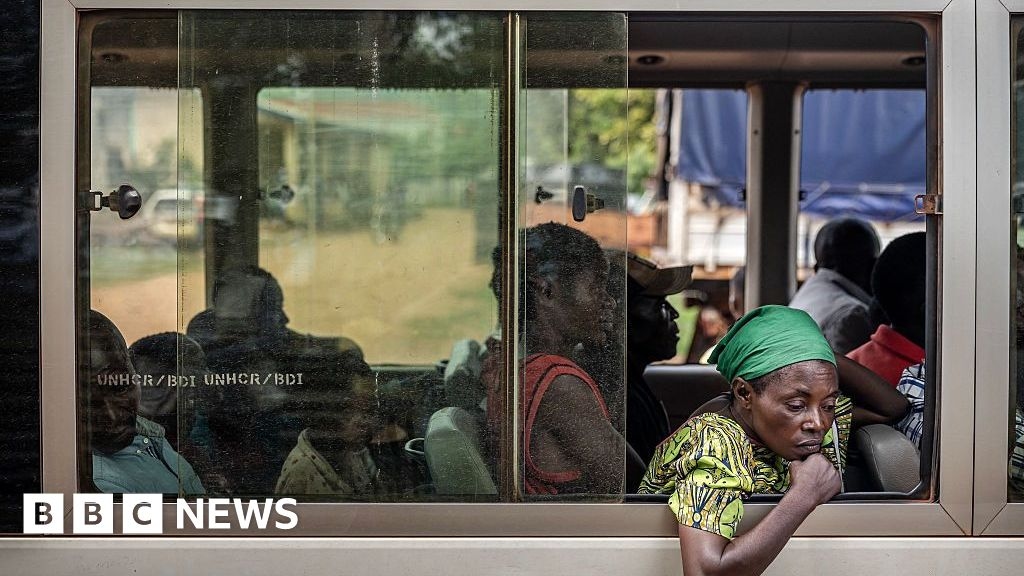 "Non è giusto": altri rifugiati nel limbo mentre gli Stati Uniti accolgono i sudafricani bianchi