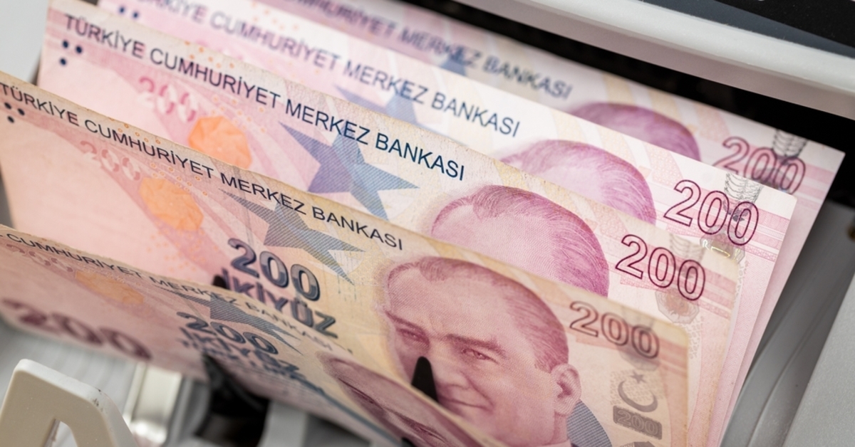 Scenariusze podwyżek wynagrodzeń dla emerytowanych urzędników państwowych w lipcu