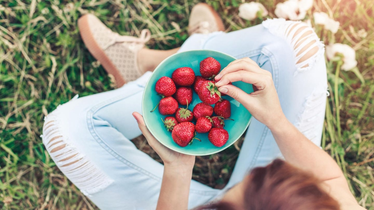 Gesunde Ernährung: Das passiert mit deinem Körper, wenn du jeden Tag Erdbeeren isst