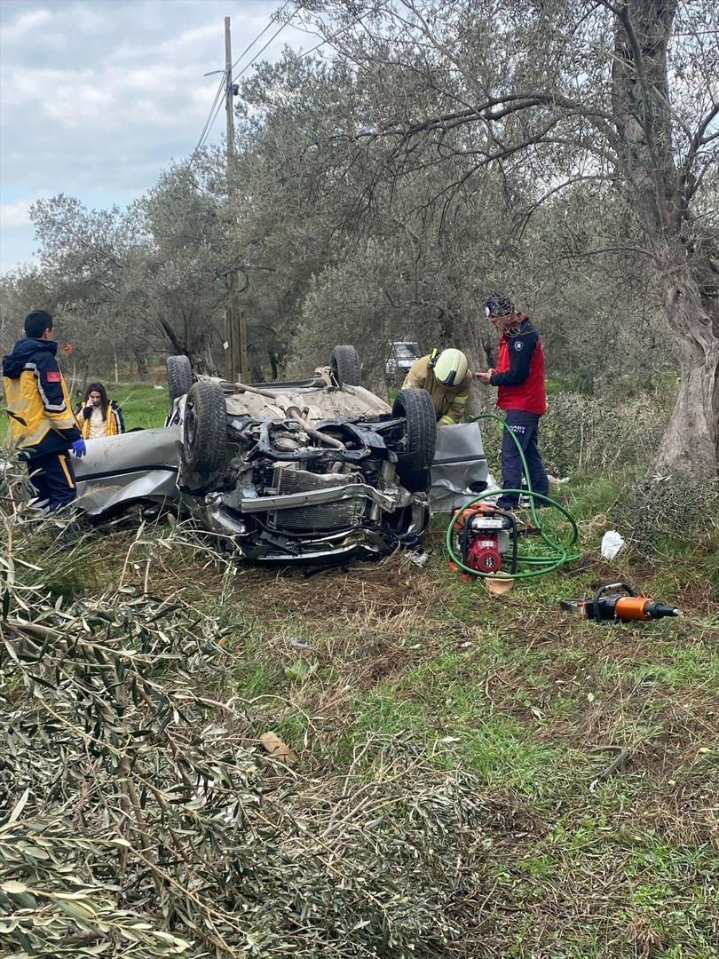 Voou para campo na beira da estrada: 2 mortos