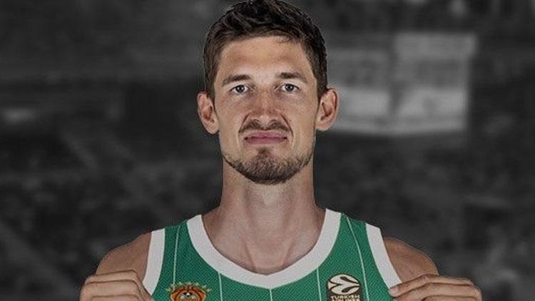 Het team van Ergin Ataman, Panathinaikos, heeft de Duitse middenvelder Tibor Pleiss overgenomen