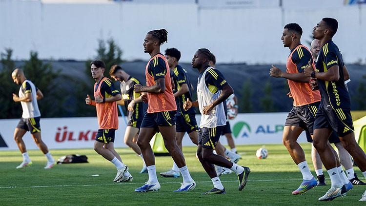 Fenerbahçe hield zijn eerste trainingssessie in het Portugese trainingskamp!