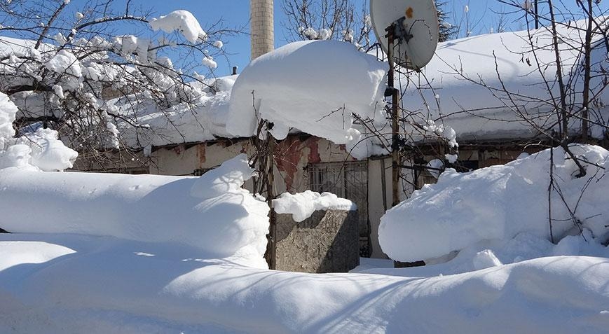 Cela a pris exactement 3 jours ! La neige a presque englouti une ville