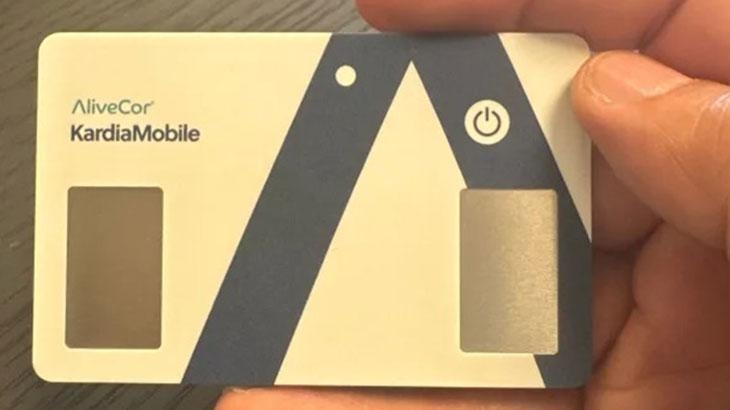 Un appareil de poche sauve la vie d'un passager victime d'une crise cardiaque dans un avion
