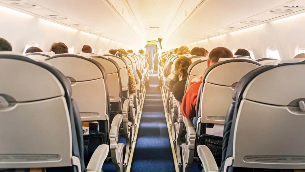 Fines of up to 225,000 euros if you engage in this behavior on an airplane