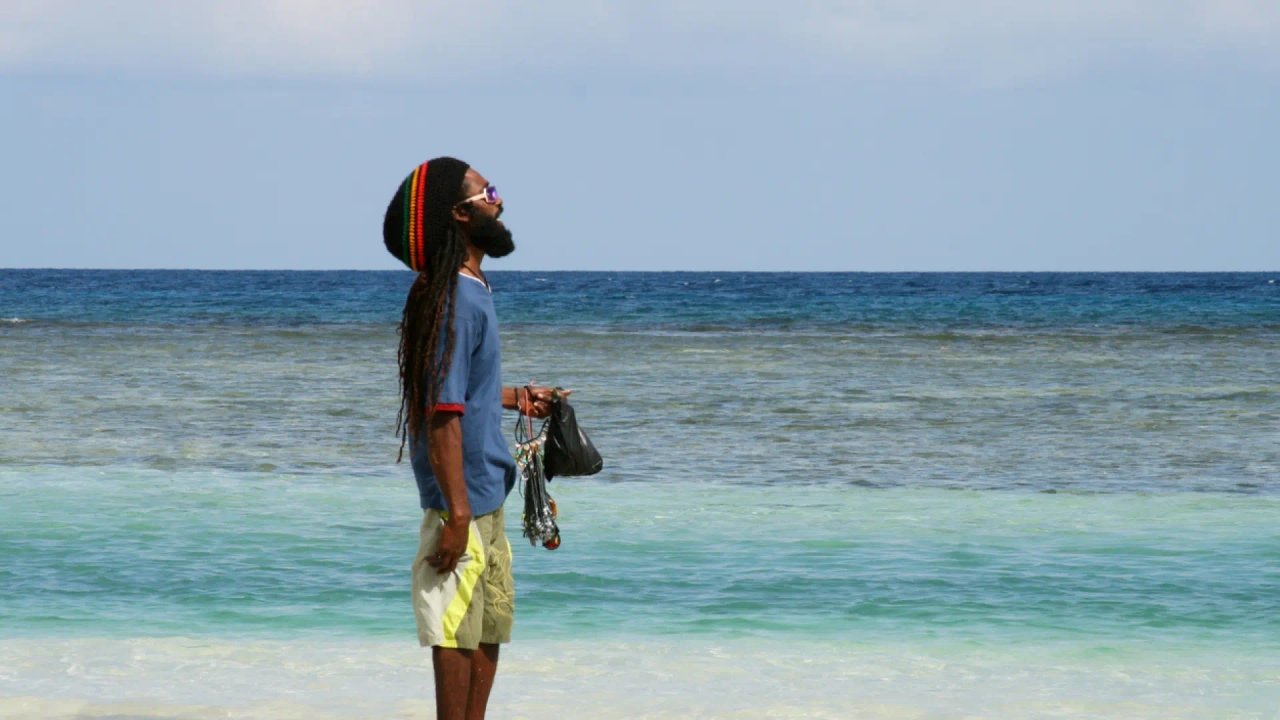 Karaibska wyspa żyjąca w rytmie reggae: krystalicznie czyste plaże, bujna przyroda i naprawdę wyjątkowa atmosfera.
