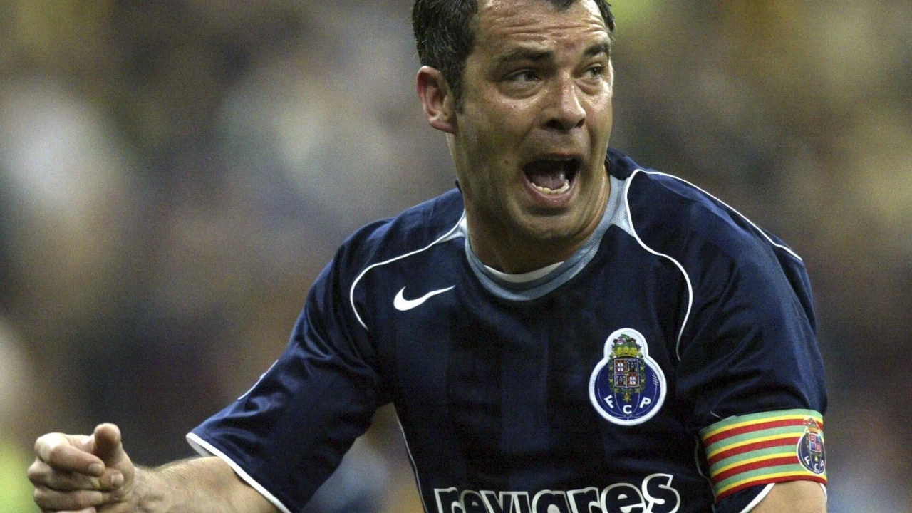 Jorge Costa, o carismático capitão do time do Porto de José Mourinho e campeão europeu, morreu aos 53 anos.