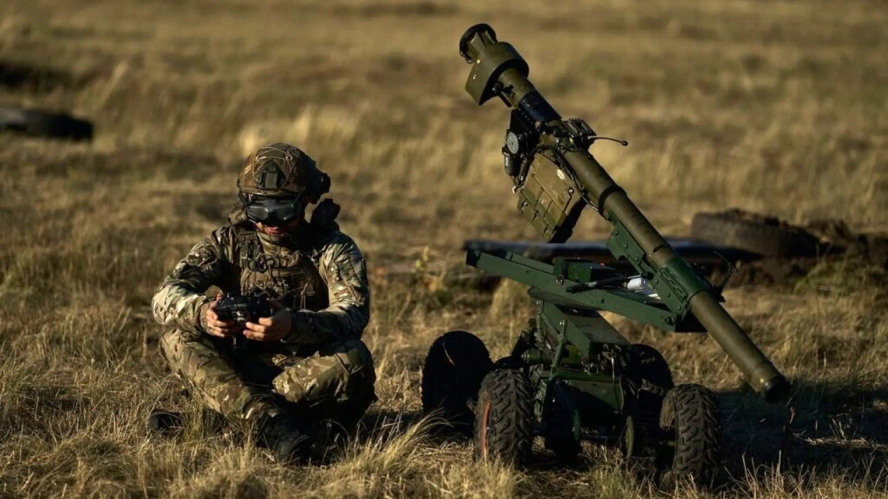 Dies ist der Raketenabschussroboter, den die Ukraine entwickelt hat, um russische Drohnen aufzuspüren und abzuschießen.