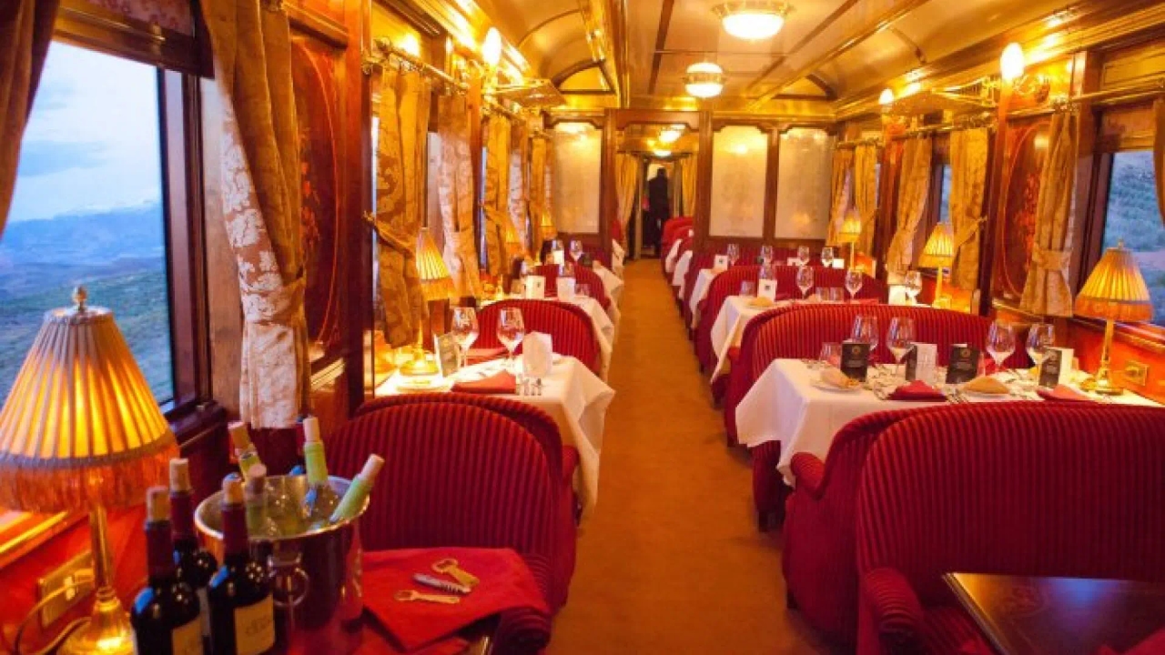 Biglietti intorno ai 13.000 euro: il treno più lussuoso della Renfe estende il suo percorso a diverse regioni spagnole.