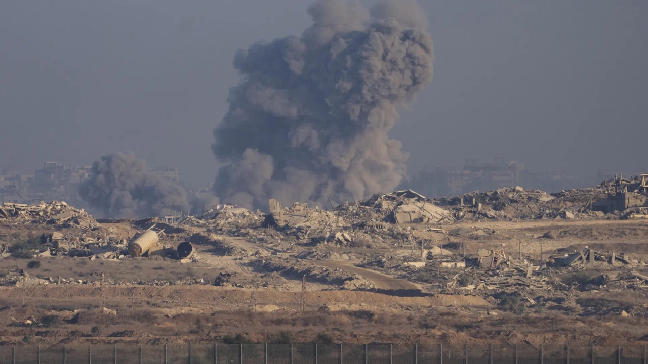 O exército israelense diz que agora controla 40% da Cidade de Gaza e alerta que a operação "continuará a se intensificar".
