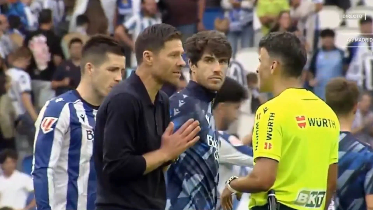 Das angespannte Gespräch zwischen Xabi Alonso und Gil Manzano kommt ans Licht: „Ich will nicht … aber du bringst mich auf schlechte Gedanken.“