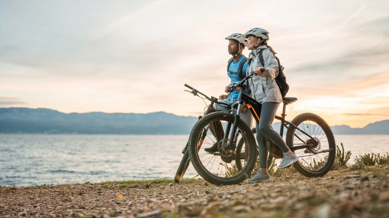 De fietsroute langs een van de beste stranden van Huelva met ongerepte landschappen