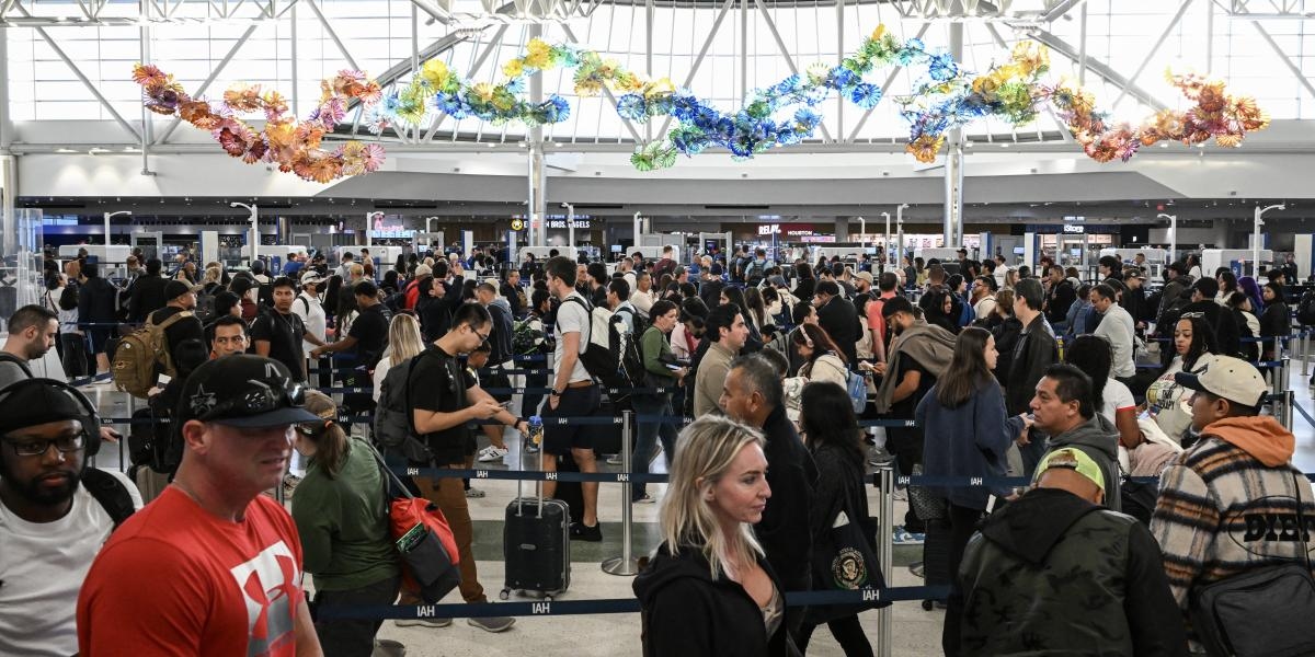 Oltre 1.200 voli cancellati negli Stati Uniti a causa della chiusura del governo