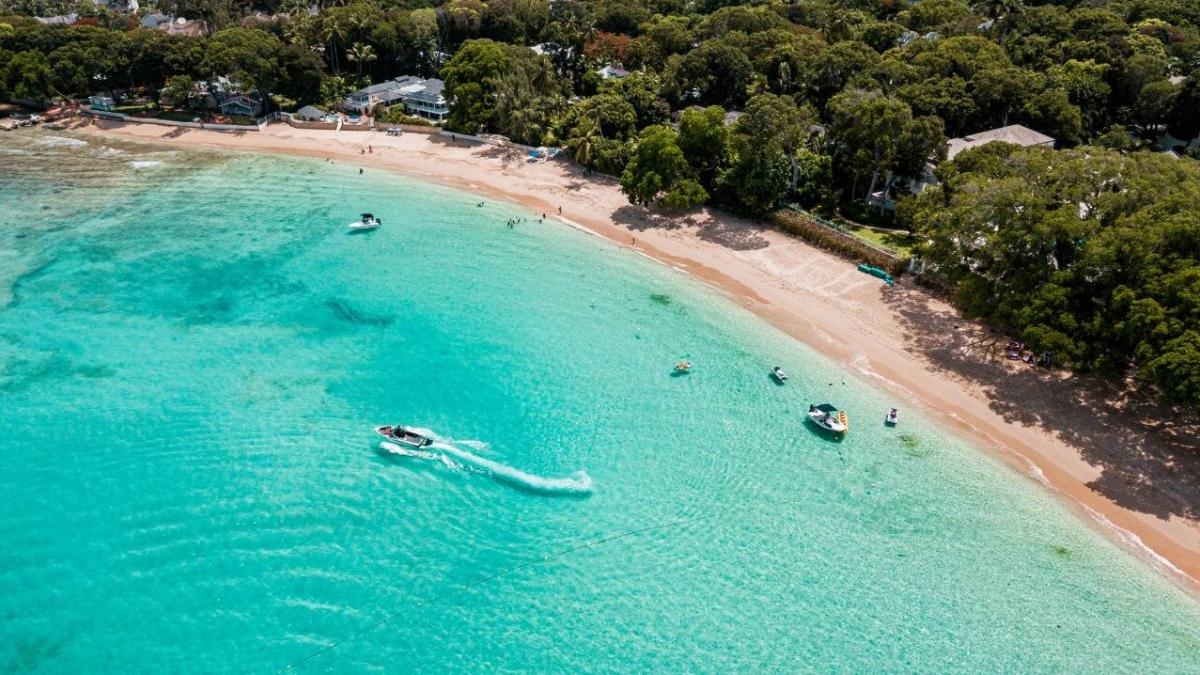 Ontdek welke kortingen op hotels, restaurants en reiservaringen Barbados haar bezoekers biedt.