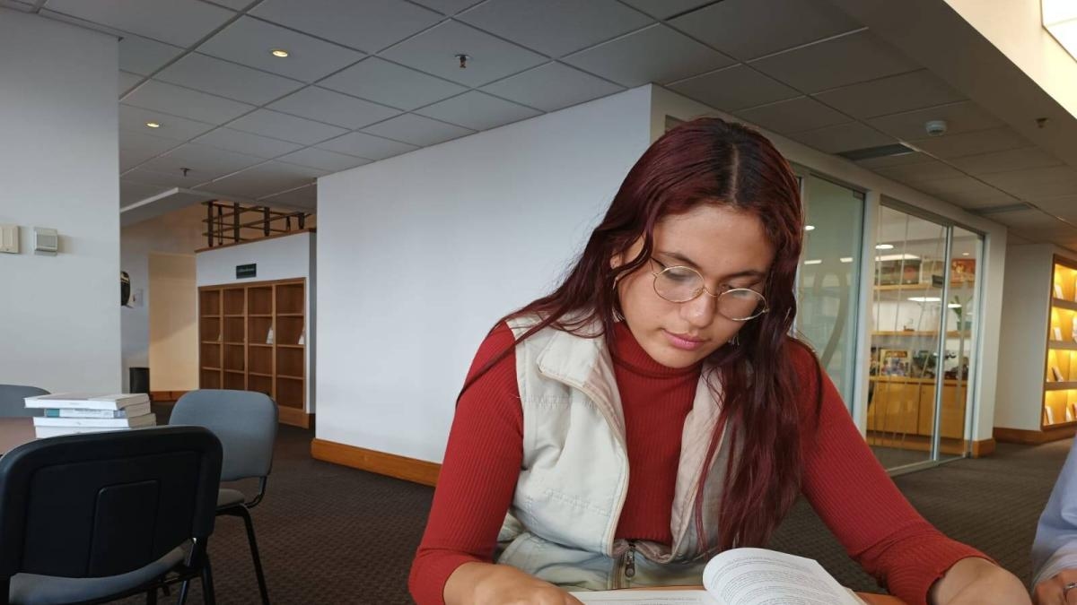 A Fundação Carolina abre 34 bolsas para estudos presenciais e virtuais em Madri, Espanha.