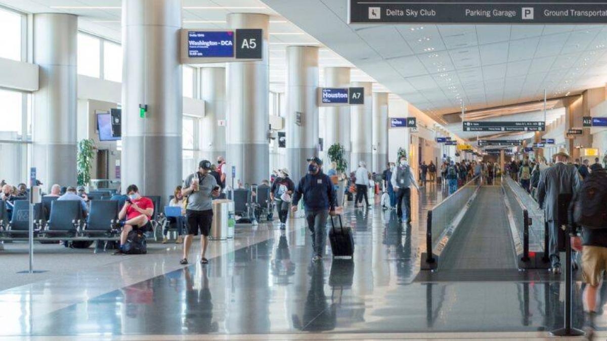 Estas são as companhias aéreas que cancelaram voos após ataques dos Estados Unidos, Israel e Irã.