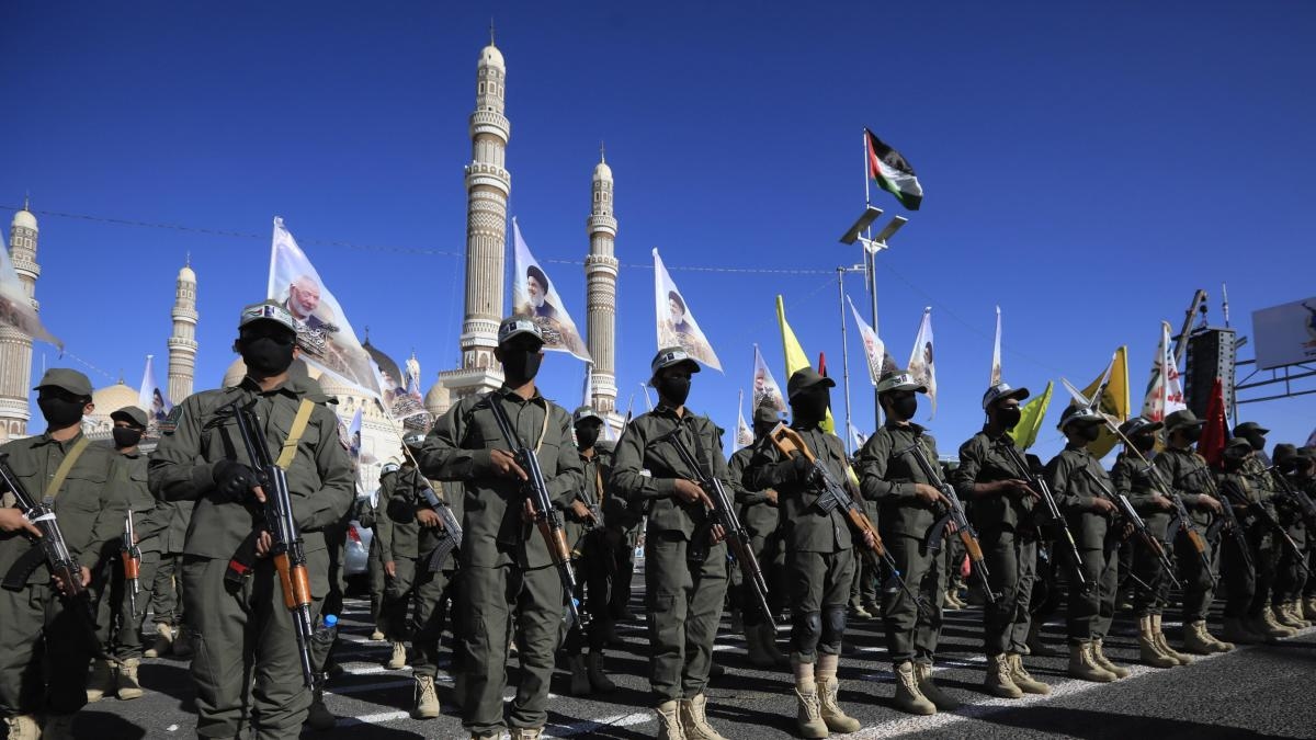Rebeldes Houthi prendem 11 funcionários da ONU no Iêmen após invadirem seus escritórios em Sanaa e Hodeidah.