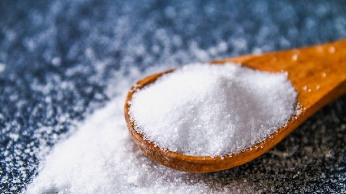 Microplastics in salt: study indicates they reach salt flats from contaminated seas and rivers, and through the air