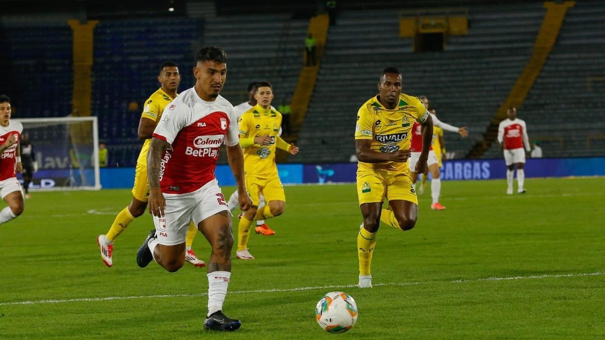 Champion Santa Fe besucht Bucaramanga und verteidigt seine Siegesserie in der BetPlay League: Verfolgen Sie das Spiel Minute für Minute.