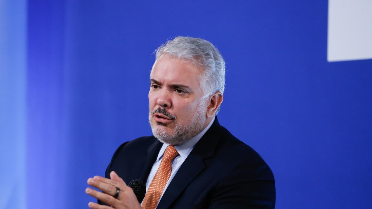 „Nur ein Koalitionskandidat wird Petros ‚Bomben‘ entschärfen“: Iván Duque / Interview von María Isabel Rueda