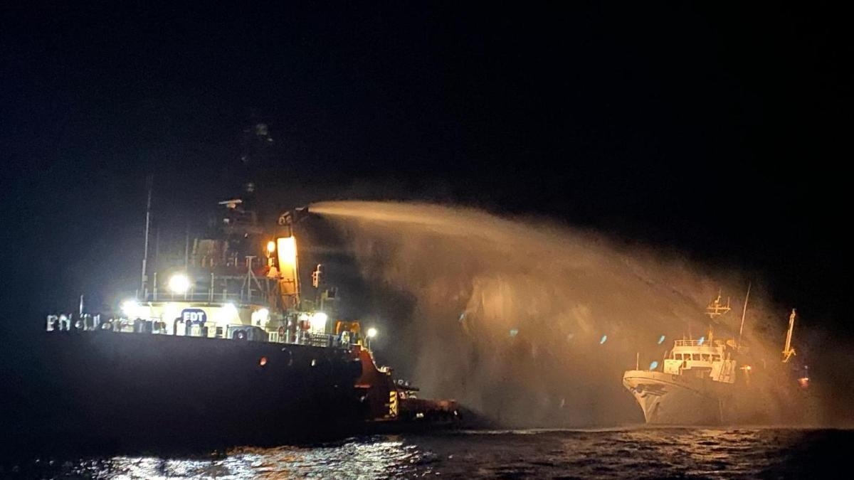 Gazze'ye insani yardım taşıyan gemi İHA'larla bombalandı: Gemide iki Kolombiyalı gazeteci de seyahat ediyordu.