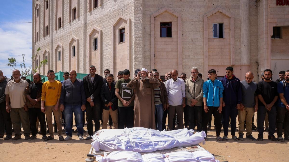 Nueva tanda de bombardeos de Israel en la Franja de Gaza deja más de 100 muertos en un solo día: 'Tenemos miedo'