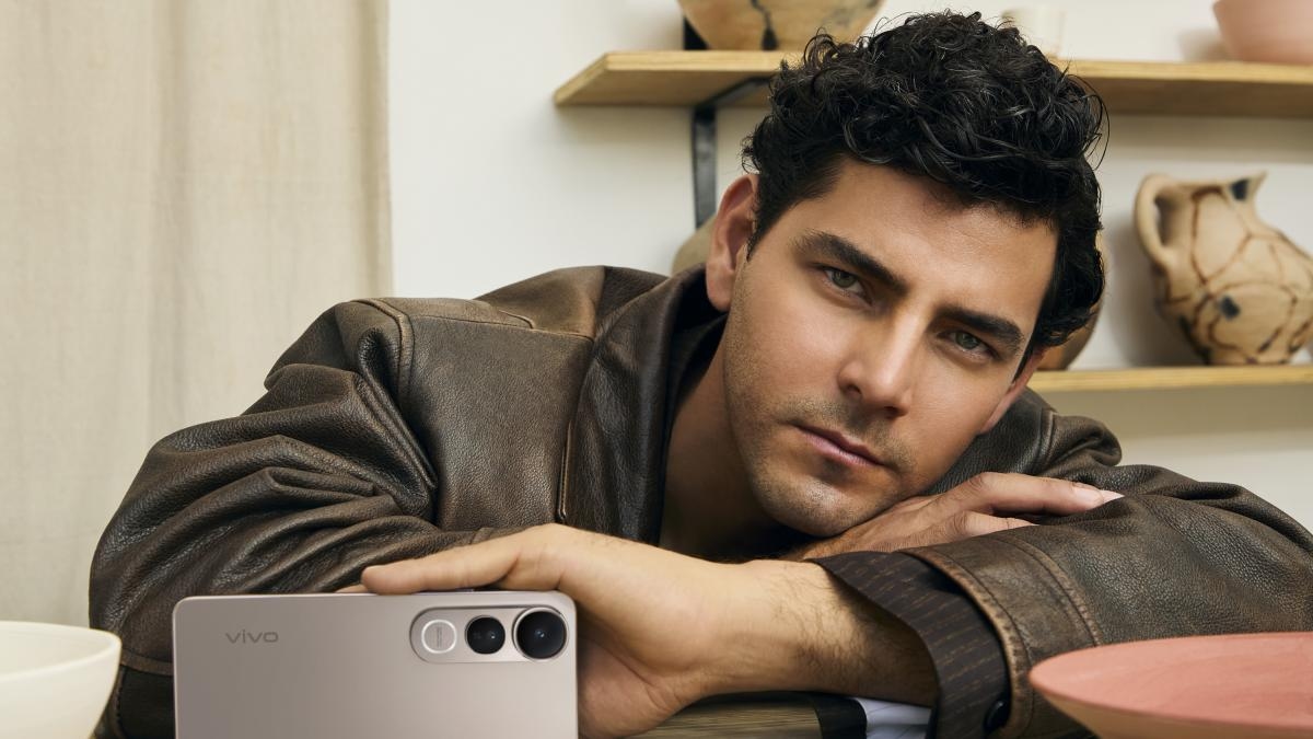 The new Vivo V50 Lite arrives in Colombia.