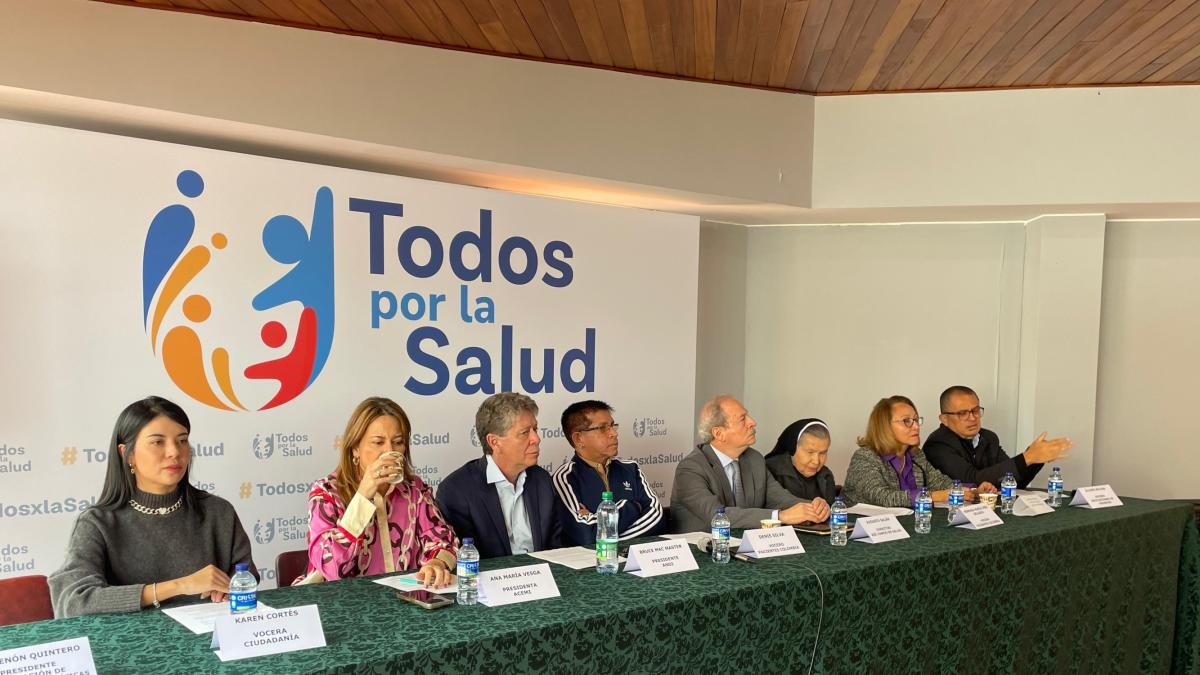 The health sector is organizing in the "All for Health" movement to demand a solution to the current crisis in the system.