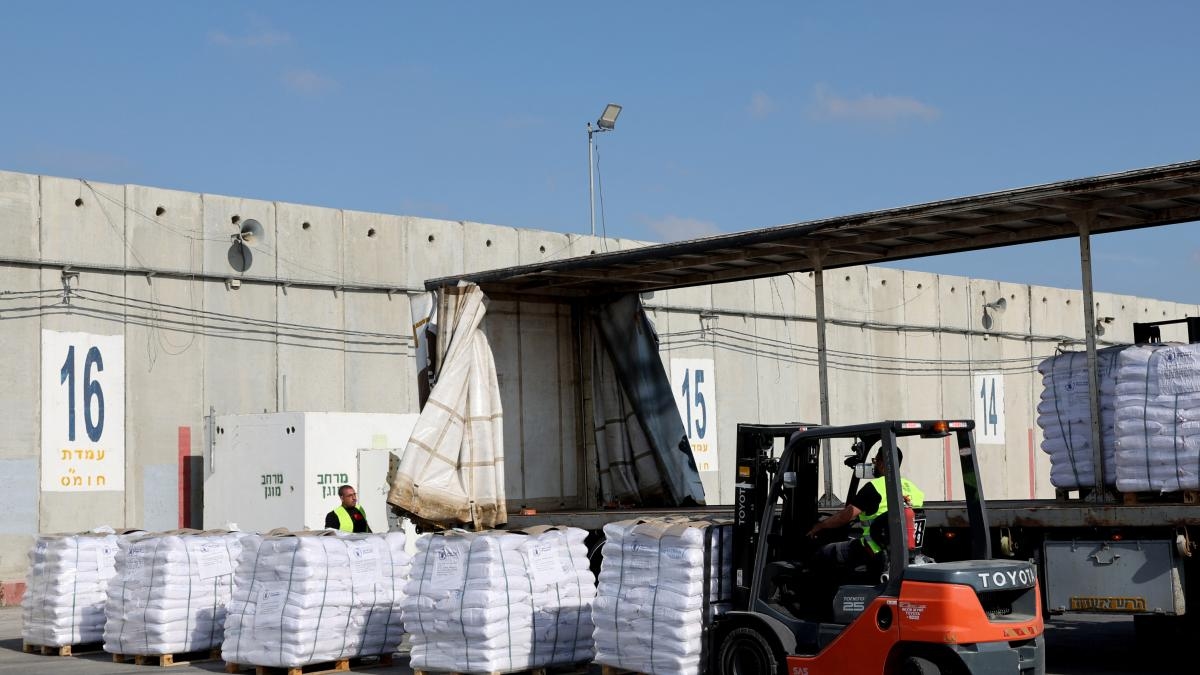 Saquean 15 camiones del Programa Mundial de Alimentos que iban a distribuir ayuda a panaderías en Gaza