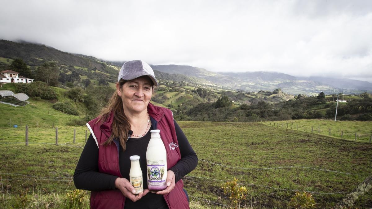 « Si vous prenez soin de l'eau, il y a plus de lait » : le modèle productif de 40 femmes de Guatavita qui prennent soin de la lande