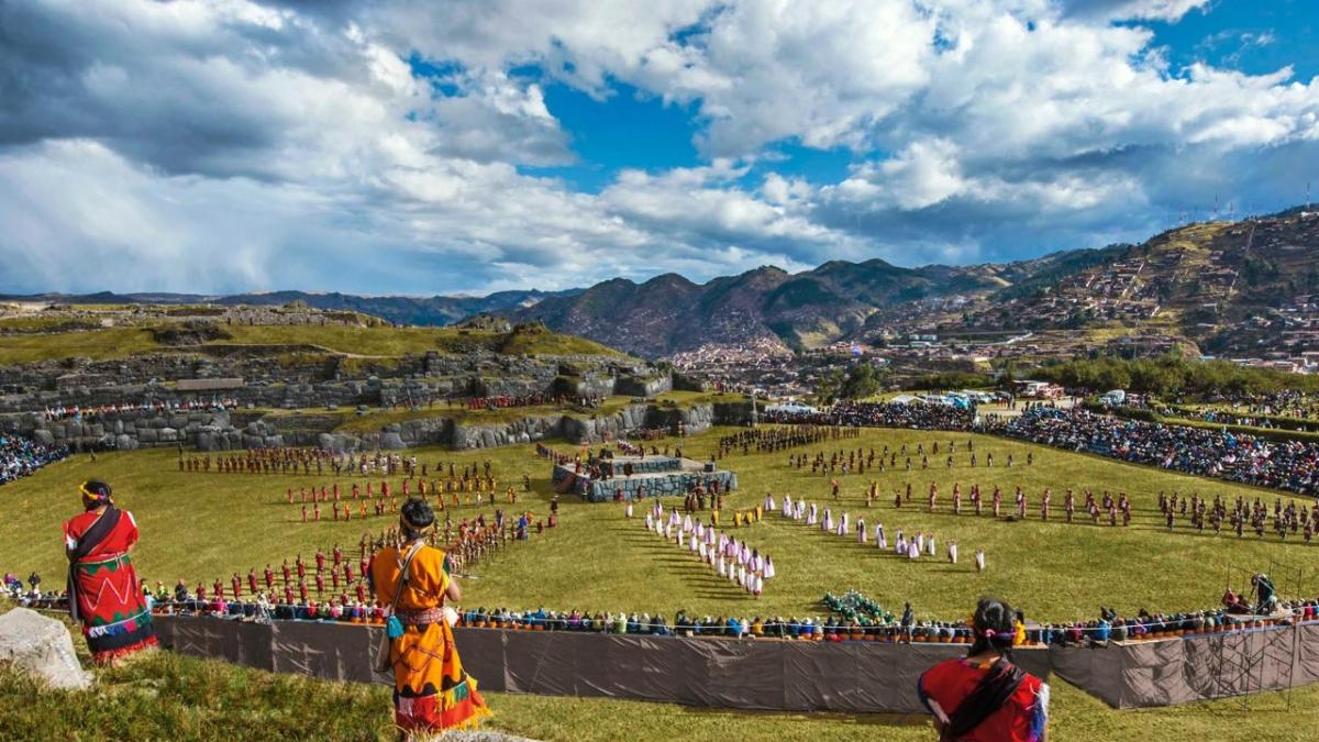 Descubra a história do pisco e experimente o Inti Raymi em Cusco: duas experiências memoráveis ​​no Peru.