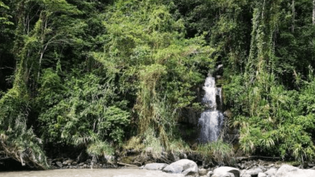 La cascata termale più alta della Colombia si trova a Boyacá: ha un dislivello di 16 metri.