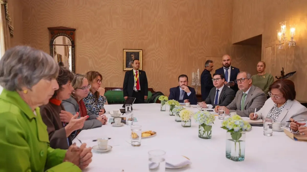 Die Regierung und Portugal diskutierten in der Casa de Nariño über die Machbarkeit der Einführung eines neuen Passsystems.