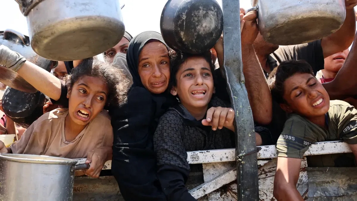 Gazze Şeridi'nde İsrail'in Hamas'a karşı yürüttüğü savaşta 61 bin 300'den fazla Filistinli hayatını kaybetti.