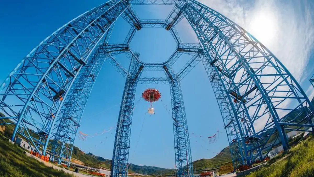 China is getting closer to landing people on the moon: it completes its first manned landing and takeoff test.