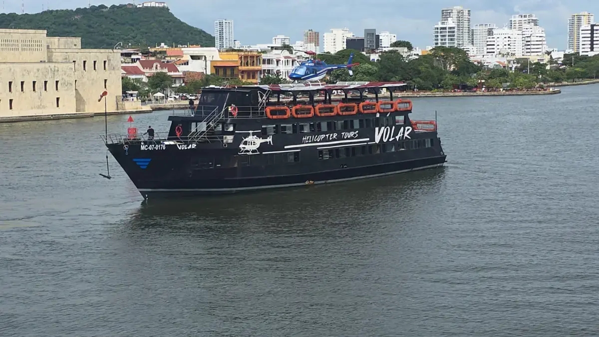 Cartagena, Rosario ve San Bernardo Adaları'nda yüzen helikopter pistleri ve şehirde helikopter turları düzenleyeceğini duyurdu.