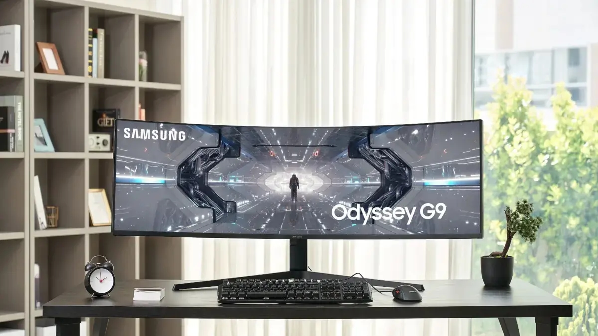 We tested the Samsung Odyssey G9: power and extreme curvature in a single monitor.