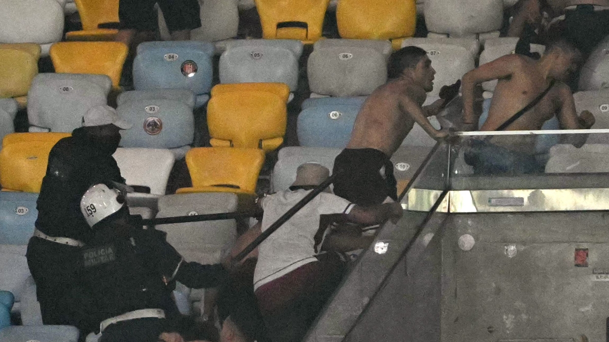 Violence was once again the focus of the Copa Sudamericana: Lanús fans clashed with police at the Maracaná, video