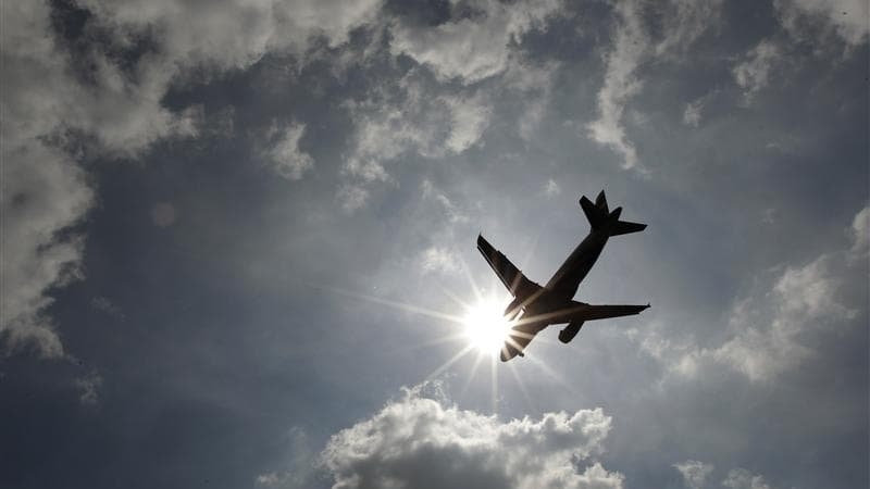 Una tarántula pica a un piloto alérgico en pleno vuelo