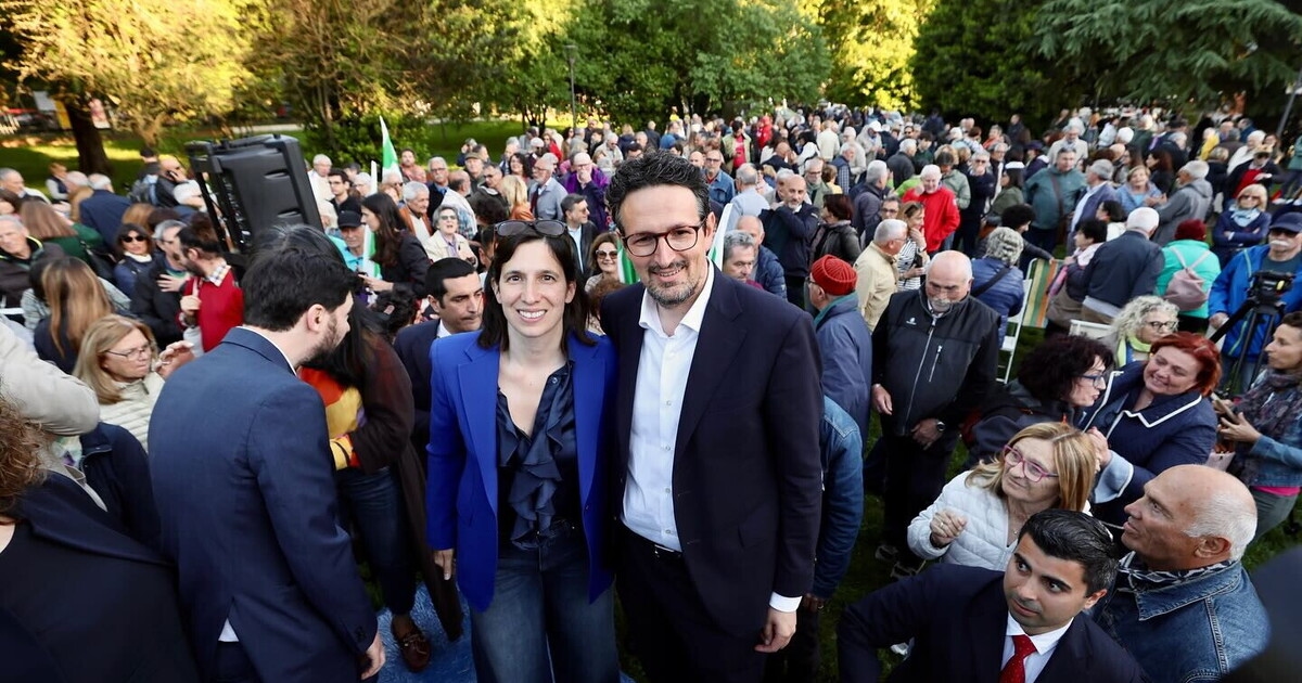 Ravena vai às urnas. O candidato democrata Barattoni e a cidade onde o Partido Democrata não teme a palavra “usina de regaseificação”