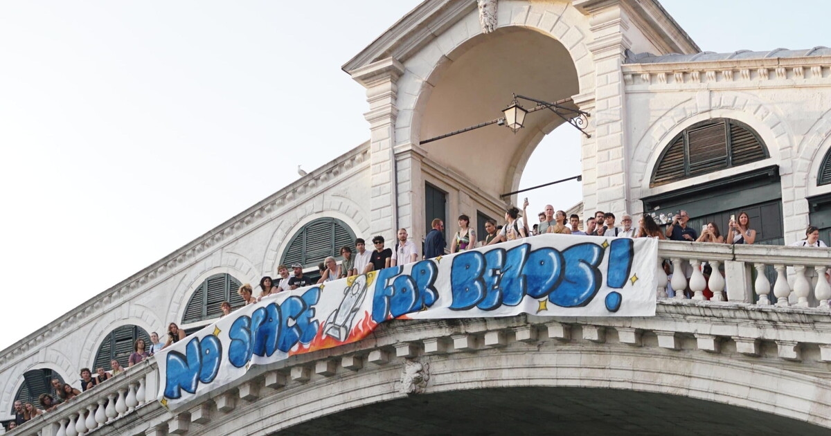 Jeff Bezos heiratet in Venedig und die Anpi kündigt Proteste an. Der Hochzeits-Antifaschismus
