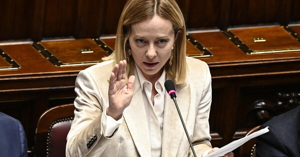 Meloni spreekt de Kamer toe na de Amerikaanse aanval op Iran. Het telefoongesprek met Schlein