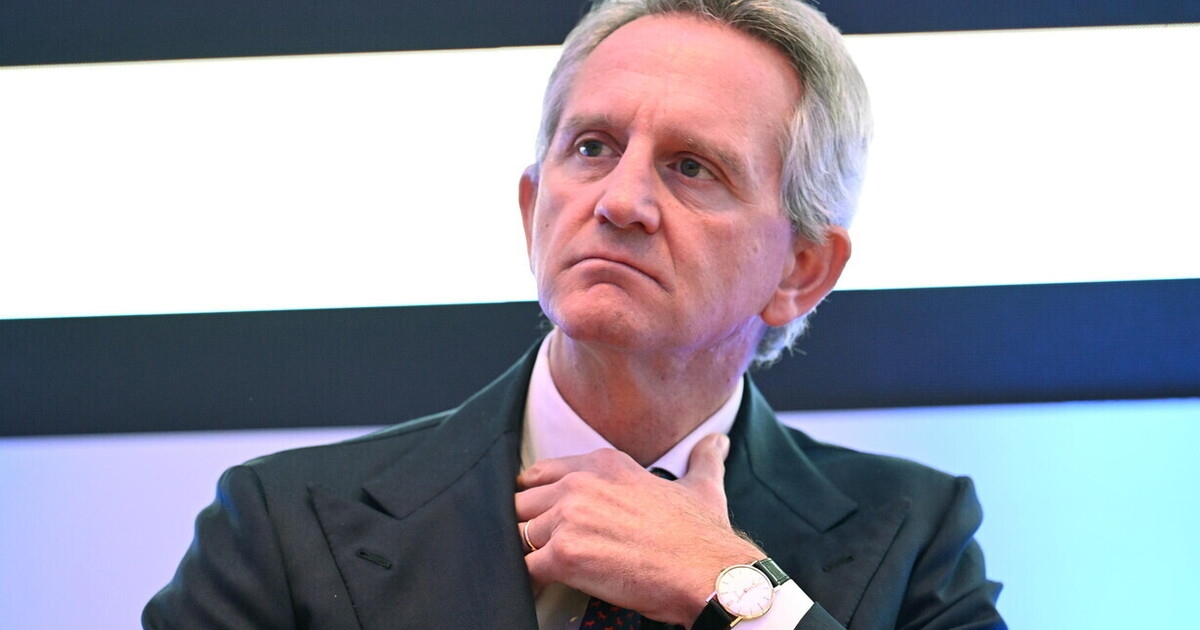 Mediolanum exits Mediobanca, leaving Nagel more alone