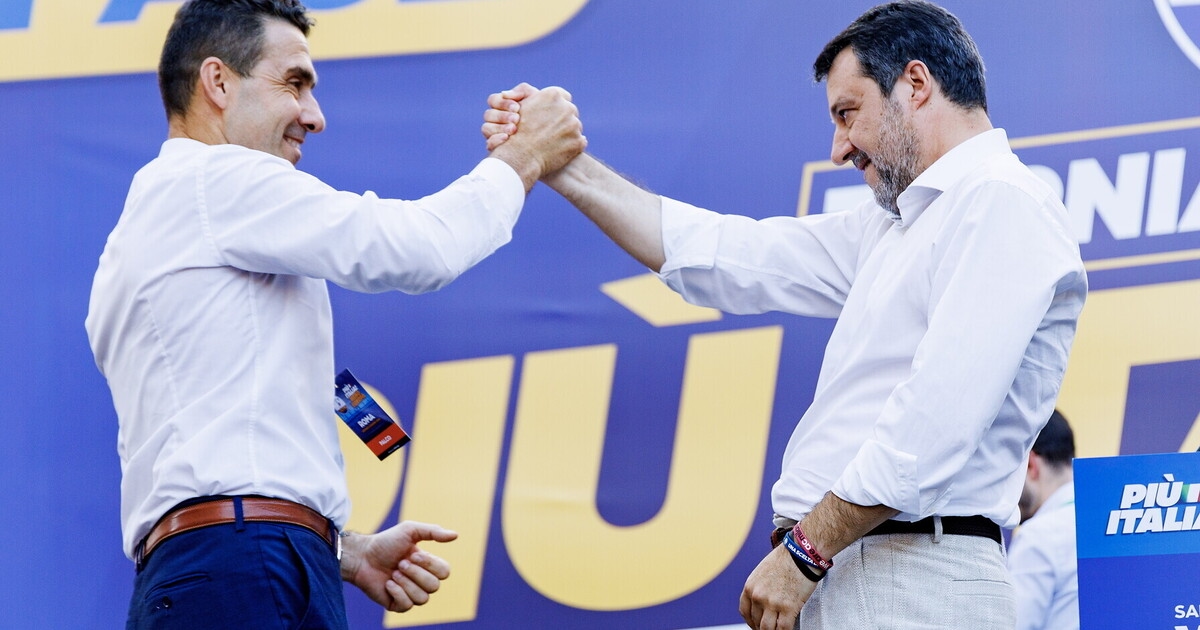 Il "pagellone" di Vannacci sui dazi: "Trump voto 8, Von der Leyen voto 3. Ci ha venduto" Salvini scatenato: "La Ue ci massacra"