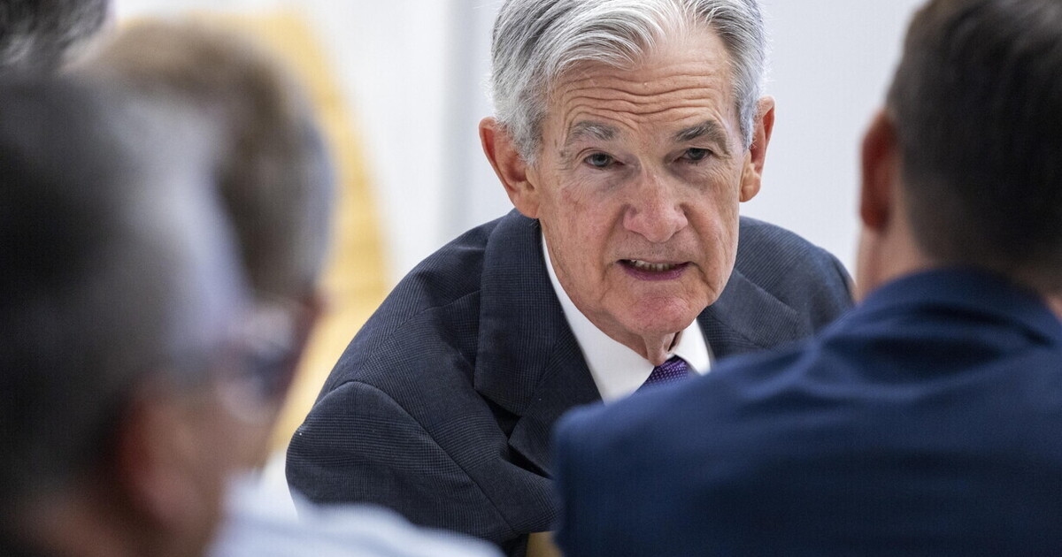 De Fed laat de rente ongewijzigd. Powell daagt Trump uit.