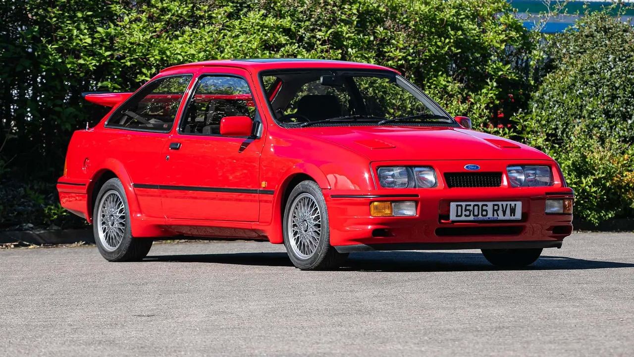 Ford Sierra RS Cosworth aux enchères : cette Cossie diffuse une ambiance Maranello