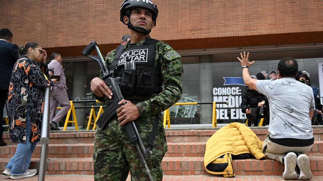 Miguel Uribe: candidato presidencial colombiano em perigo mortal após atentado