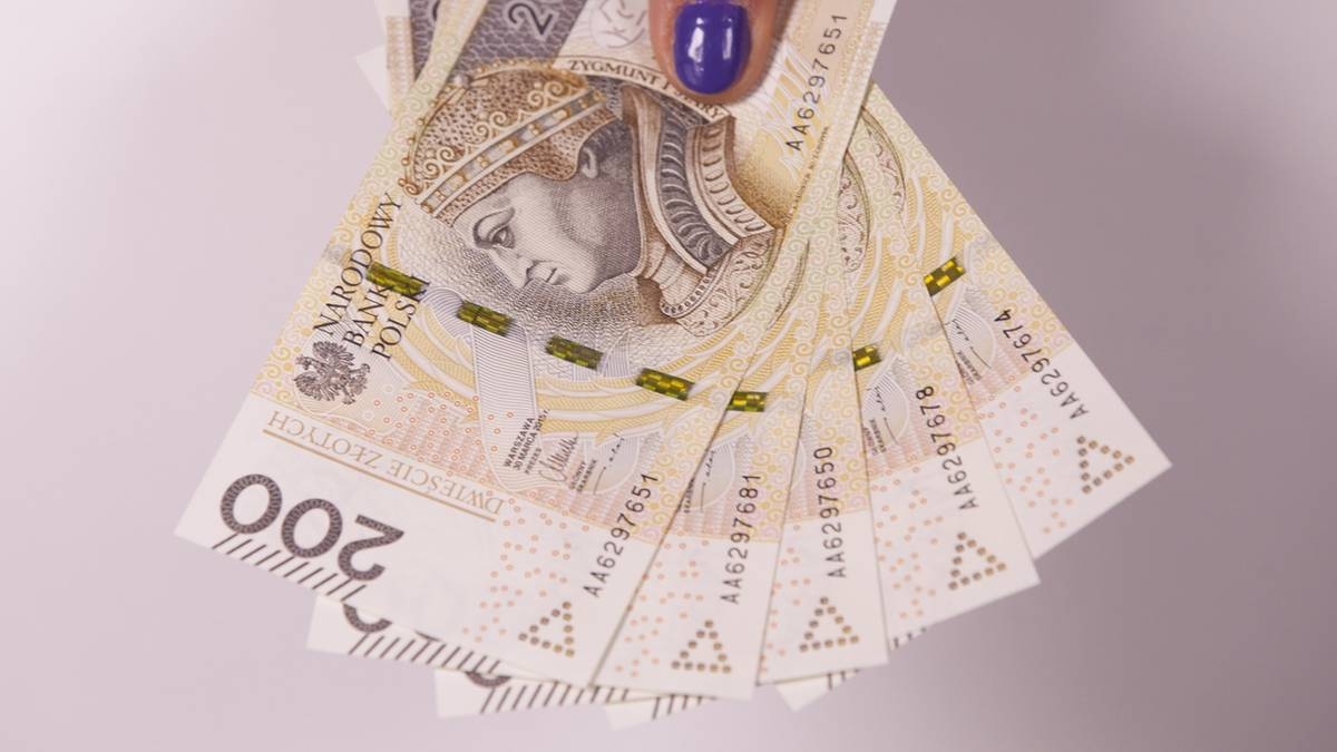 ZUS zaczyna wypłacać rentę wdowią. Wkrótce pierwsze przelewy