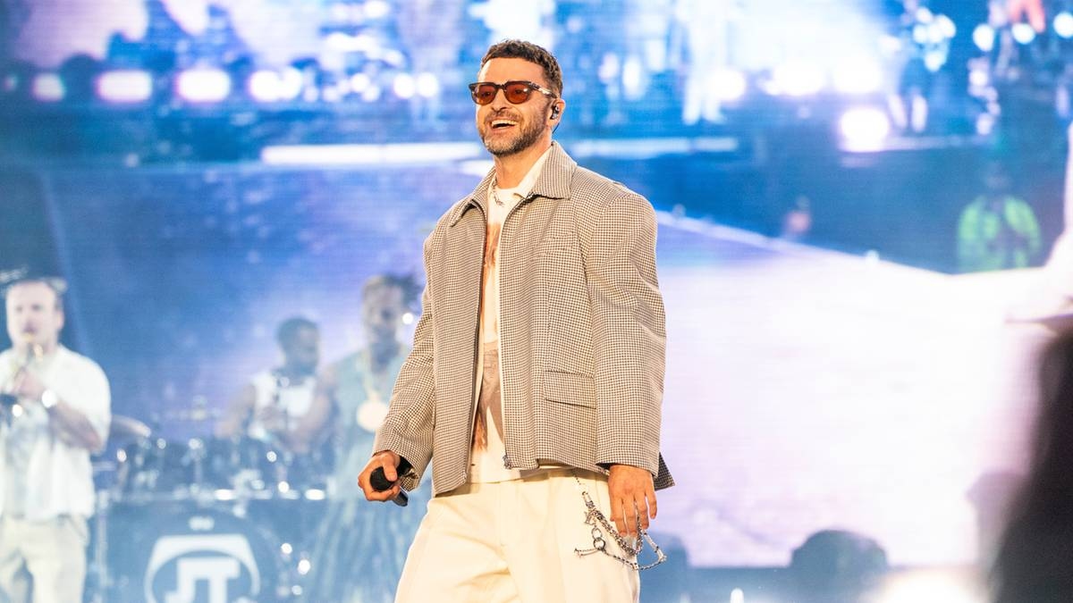 Justin Timberlake da un concierto en Varsovia. Se producen importantes interrupciones.