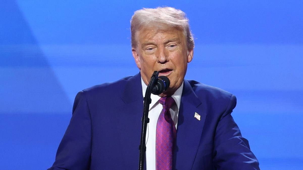 Donald Trump Threatens Vladimir Putin: "It Would Be Crushing for Russia"